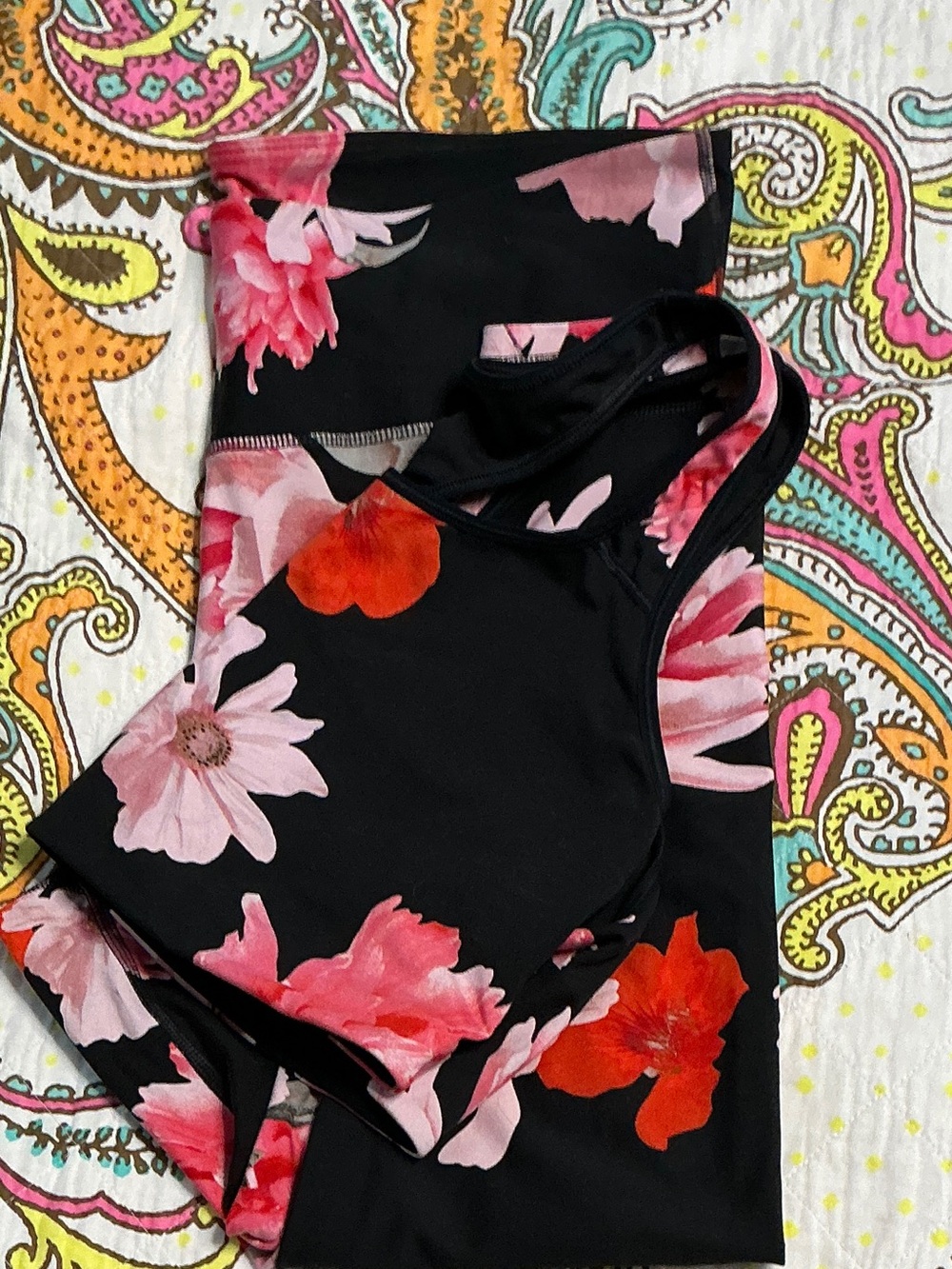 Old Navy Black Leggings & Sports Bra Set with Pink and Red Floral Print
